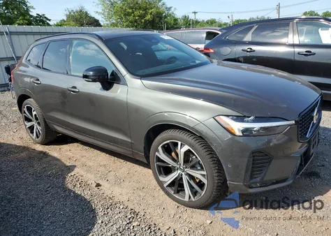 2022 Volvo Xc60 B6 R-Design из США, поврежденный, VIN YV4062RMXN1941583